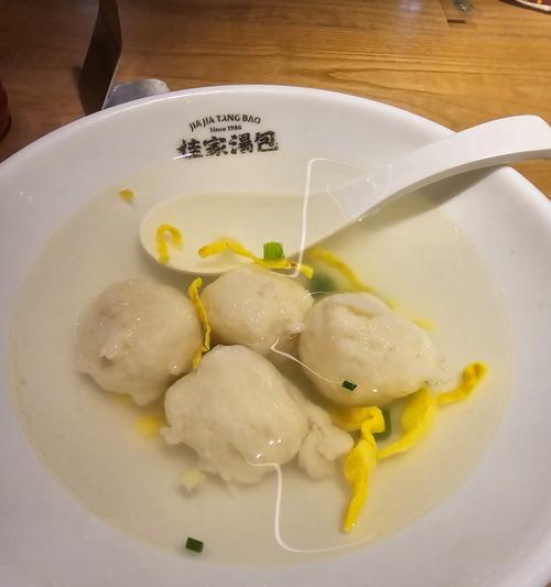 手工制作细嫩如腐鱼丸（教你做出最细嫩如腐的鱼丸）-第1张图片-美味行家