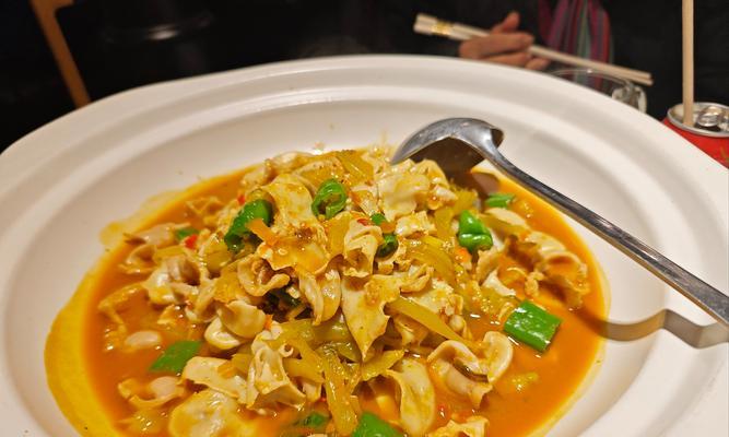 手工制作细嫩如腐鱼丸（教你做出最细嫩如腐的鱼丸）-第3张图片-美味行家