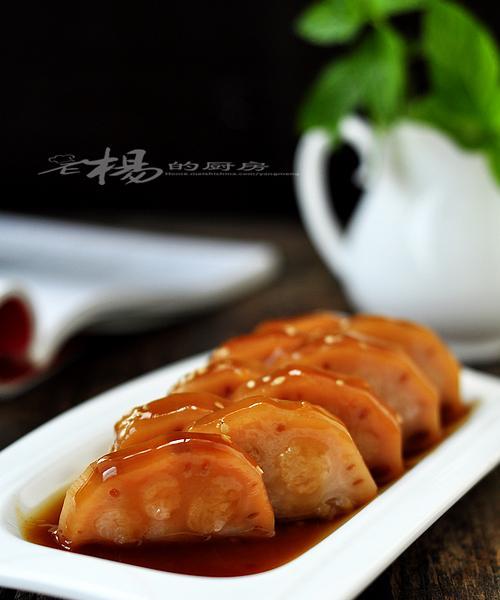 枣香糯米藕的做法——家庭美食的好选择（用糯米和枣子，做一道甜香软糯的美食）-第2张图片-美味行家
