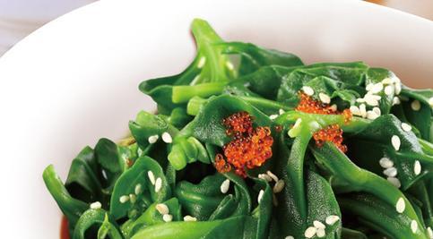 以珍选捞汁韭菜为主的美食制作（一道营养美味的家常菜，让你满足口腹之欲）-第3张图片-美味行家