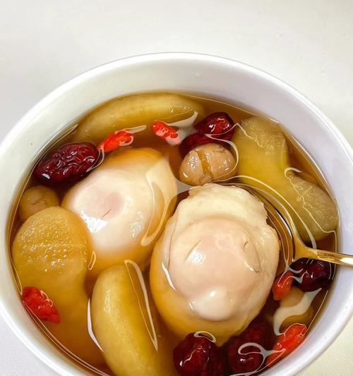 以崩大碗煲汤，打造营养滋补的美食享受（从选材到出锅，教你做一锅美味的煲汤）-第2张图片-美味行家
