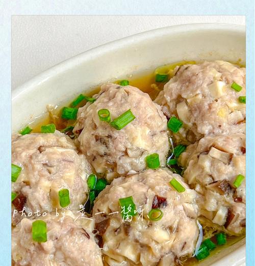 口感鲜美的蒸鱼肉丸（用最简单的方式制作，轻松做出家庭美味）-第1张图片-美味行家