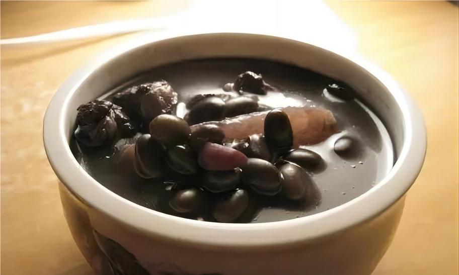 一起来学做玉米蚌肉汤（家常美食，营养丰富）-第1张图片-美味行家