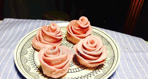 如何以最实惠的方式DIY出美丽玫瑰？（10元材料，创意DIY，轻松打造心仪玫瑰花）-第1张图片-美味行家
