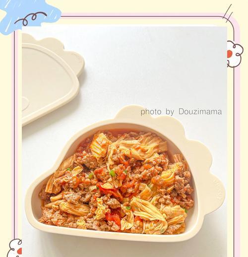 美食之美——以西红柿烧腐竹（探寻传统美食的魅力，享受烹饪的乐趣）-第1张图片-美味行家