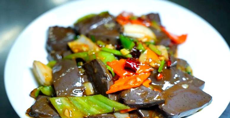 一道美食——蒜苗羊血（营养丰富的美味佳肴）-第2张图片-美味行家