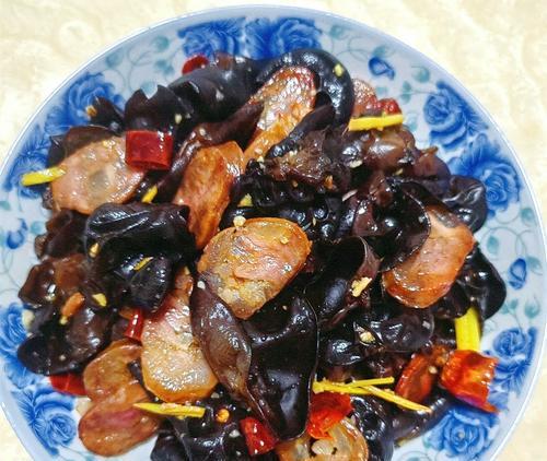 家常美食——杂炒香肠的做法（学会这招，再也不用愁做菜了！）-第1张图片-美味行家