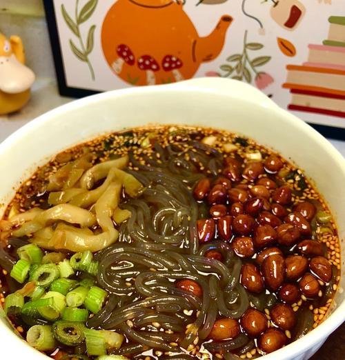肉丝酸辣粉的制作方法（重庆经典美食，口感鲜美的家常菜）-第2张图片-美味行家