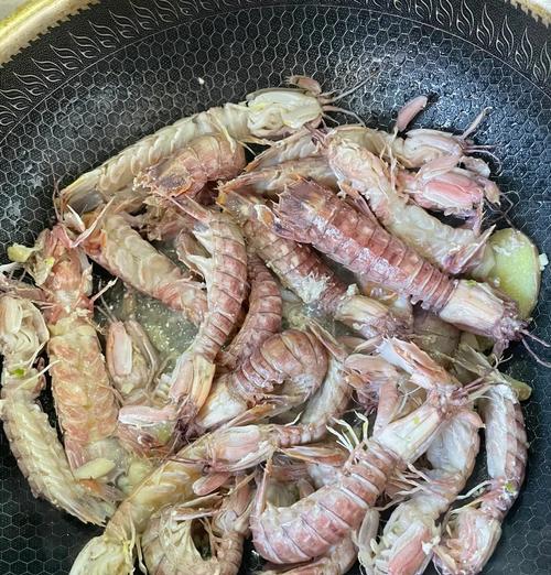水蒸皮皮虾的制作方法（口感鲜美，健康营养，让你爱上它！）-第3张图片-美味行家