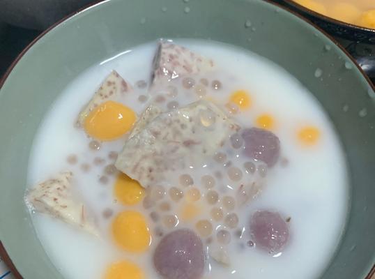 椰汁香芋西米露的制作方法（美味清凉的夏日甜品）-第3张图片-美味行家