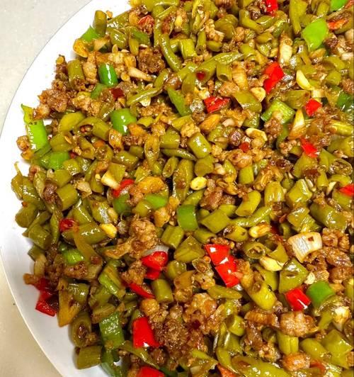 美味酸豆角辣椒炒鸡肾的制作方法（辣味十足的鸡肾佳肴，让你尽享独特口感）-第3张图片-美味行家