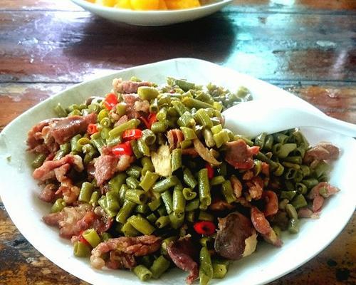 美味酸豆角辣椒炒鸡肾的制作方法（辣味十足的鸡肾佳肴，让你尽享独特口感）-第2张图片-美味行家