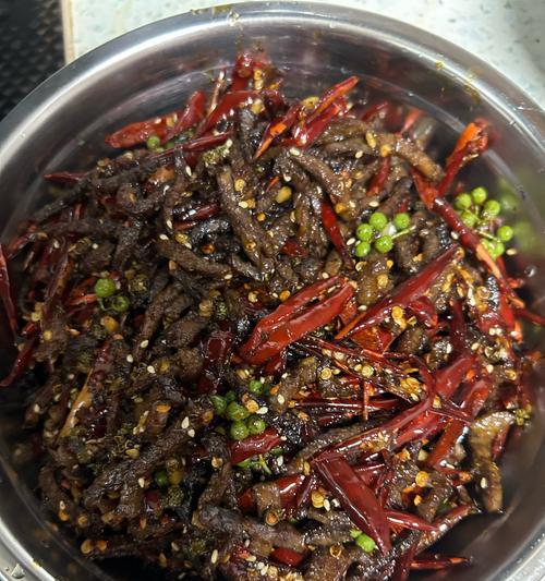 香辣牛肉干的制作方法（用最简单的方作美味的牛肉干）-第1张图片-美味行家
