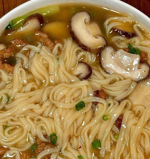 从零开始手工制作香菇肉丝面（手工面的制作过程、配料详解、口感感受、步骤图解）-第1张图片-美味行家