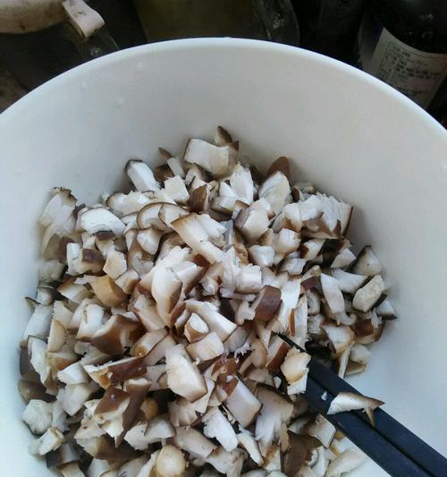 自制香菇酱，美味又健康（家庭厨房必备的调料）-第3张图片-美味行家