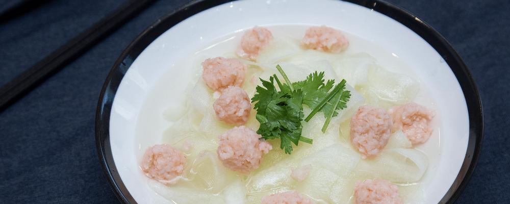 娃娃菜海鲜菇丸子汤的做法（美味健康，家庭必备）-第3张图片-美味行家
