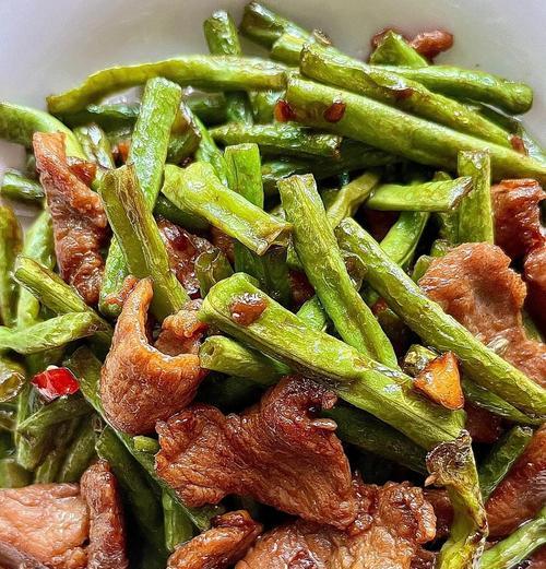 美味又营养的坛子豆角炒肉（家常小炒菜，吃货的最爱）-第3张图片-美味行家