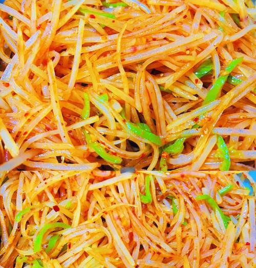 夏日清爽——凉拌土豆丝（多彩营养滋味十足）-第2张图片-美味行家
