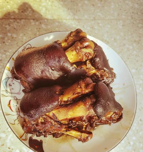 美味蒜泥猪蹄的制作（口感鲜美，营养丰富的美食佳品）-第2张图片-美味行家