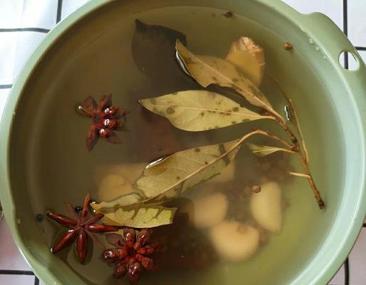 四川泡菜泡菜水的制作方法（传承美食文化，美味健康你我共享）-第3张图片-美味行家