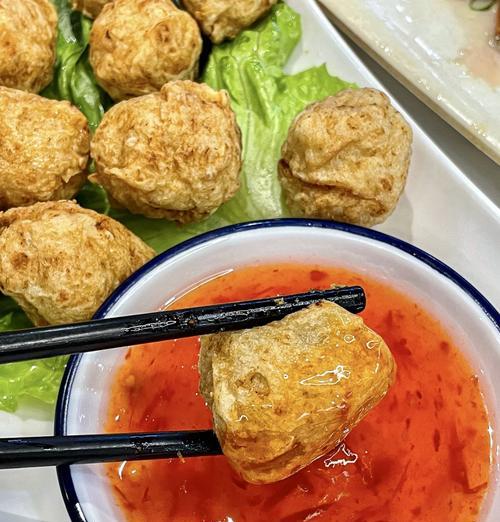 松脆炸墨鱼——一道美味又健康的家常菜（健康美食，口感独特，家庭美食必备）-第1张图片-美味行家