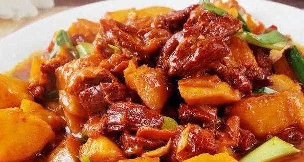 白萝卜炒酱肉的做法（爽口营养的酱肉菜谱）-第1张图片-美味行家