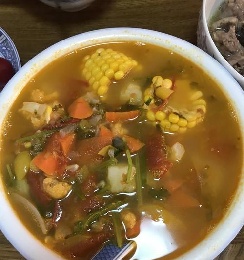 美味健康的杂菜煲（用新鲜蔬菜煮出滋味无穷的家常美食）-第3张图片-美味行家