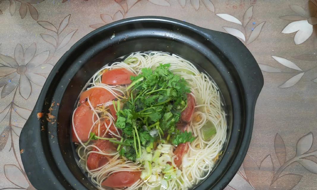 以虾米挂面做的美食做法（学习制作虾米挂面，让你成为家庭厨艺高手！）-第1张图片-美味行家