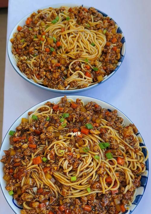 土豆红萝卜打卤面的做法（美味口感，营养丰富，清爽可口）-第1张图片-美味行家
