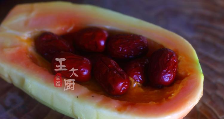 蒸出溏心蛋的绝妙做法（木瓜的神奇功效帮你轻松做出美味蛋料）-第2张图片-美味行家