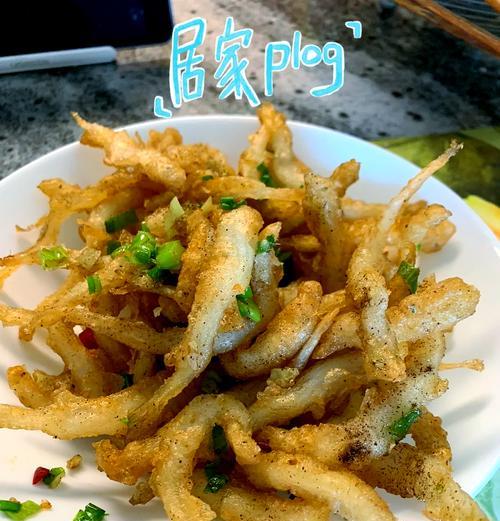 银鱼爆鸭蛋，口感香脆美味（一道美味可口的家常菜肴，）-第3张图片-美味行家