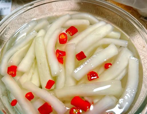 酸醋萝卜的家常做法（健康美味，口感清爽，营养丰富的家常酸醋萝卜，DIY你的美味时刻）-第3张图片-美味行家