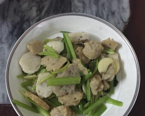 解锁美味洋葱鱼丸片的做法（香脆外皮，嫩滑内心，家常美食必备）-第2张图片-美味行家