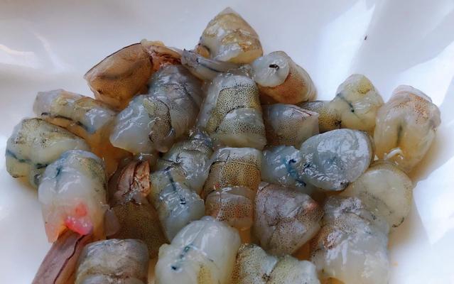 虾仁跑蛋的做法（口感鲜美，简单易做）-第2张图片-美味行家