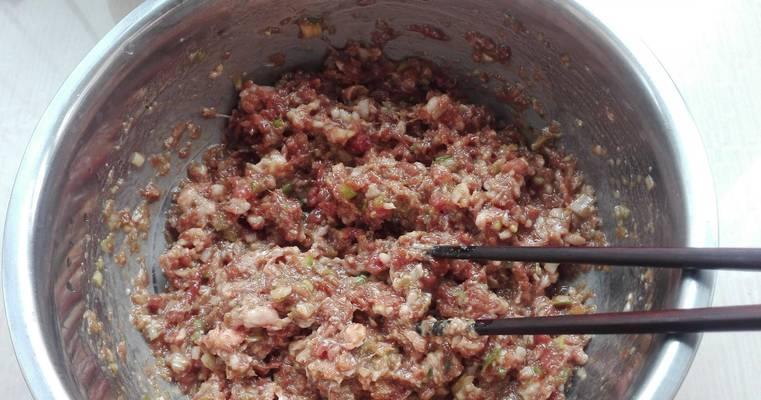 白莱肉包的制作方法（传统美食，口感绝佳）-第1张图片-美味行家