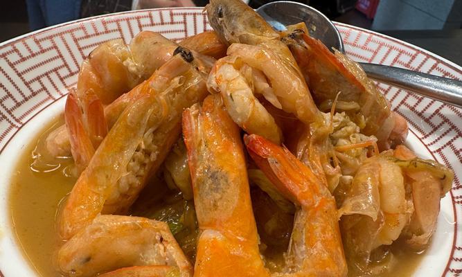 用糖醋鲜虾做白菜卷，美味又健康！（一道简单易做的营养美食）-第3张图片-美味行家