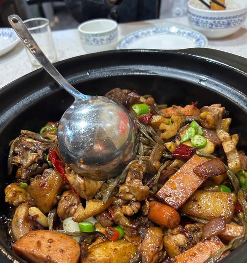 鲜菇土鸡煲，让你回味无穷（一锅多味，健康美味又营养丰富）-第2张图片-美味行家