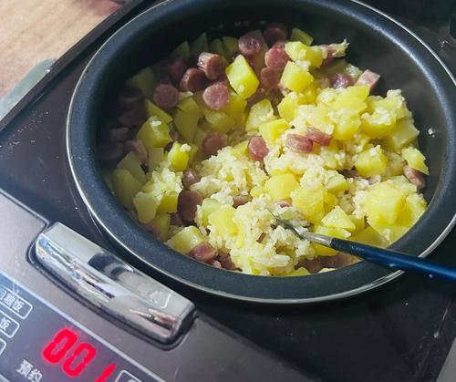 美味香肠饭的制作方法（一道简单易学的美食佳品）-第2张图片-美味行家
