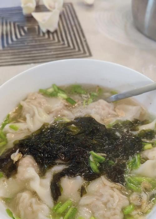 鲜肉栗子馄钝的做法（营养美味的秋季美食）-第2张图片-美味行家
