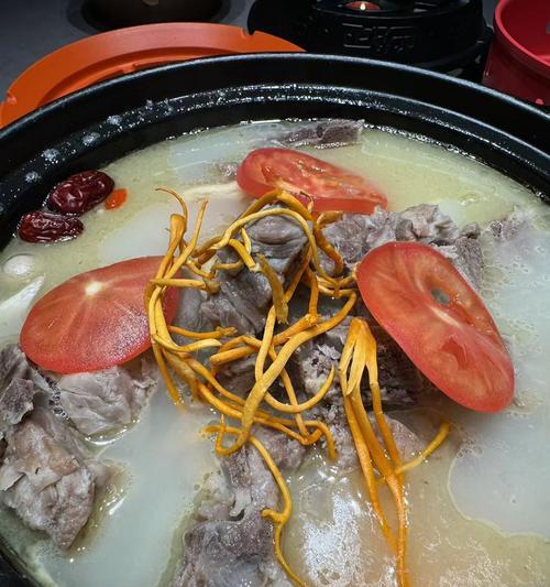 营养丰富的菜干龙骨汤（健康养生，轻松熬制）-第3张图片-美味行家