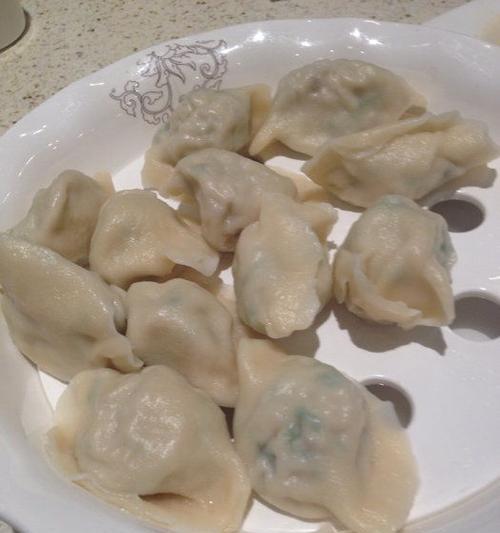 紫罗兰水饺的制作方法（原汁原味，让味蕾享受春天的芬芳）-第3张图片-美味行家