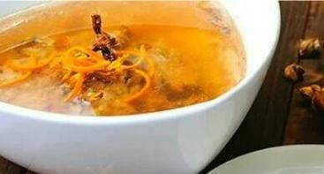 以石斛水鸭汤为主题的美食做法(享受美味佳肴,提升健康品质)-第3张图片-美味行家 以石斛水鸭汤为主题的美食做法(享受美味佳肴,提升健康品质)-第3张图片-美味行家