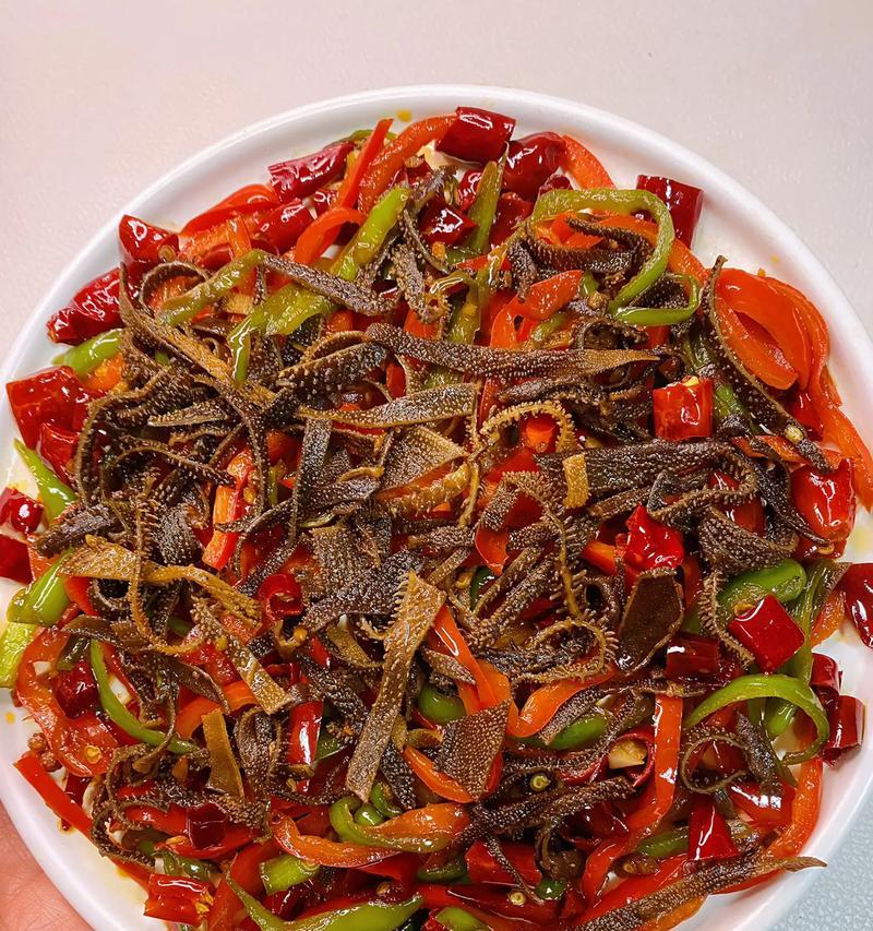 青辣椒炒白干的做法（做法详解，让你轻松学会青辣椒炒白干）-第2张图片-美味行家