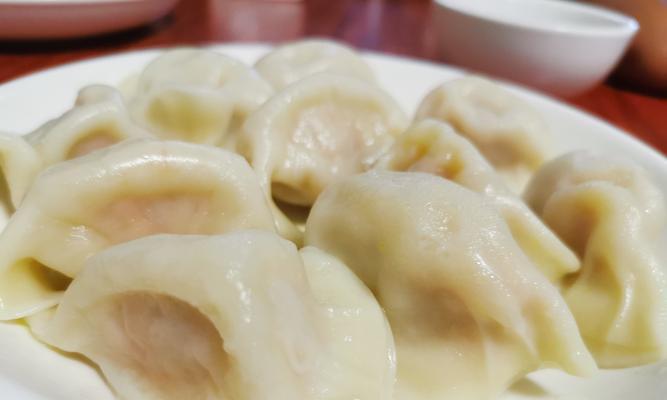 营养美味，健康滋补——紫薯薏米粥的制作方法（美味养生的粥品，健康人生从一碗粥开始）-第3张图片-美味行家