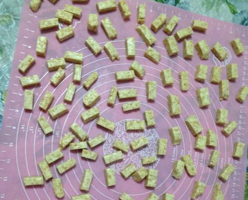 教你如何用简单的食材制作口感绝佳的牛轧糖（教你如何用简单的食材制作口感绝佳的牛轧糖）-第2张图片-美味行家