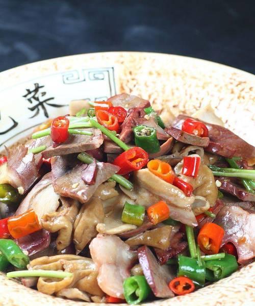 猪肚鸡蛋姜的美食盛宴（传统佳肴口感极佳，营养价值丰富）-第3张图片-美味行家