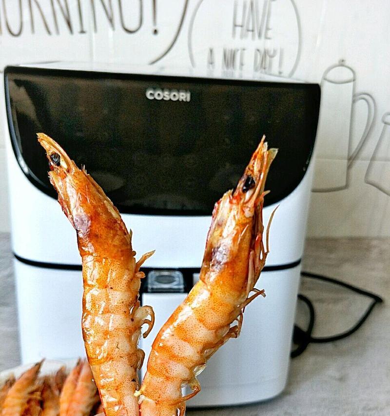 以酥煎小海虾为主角，惊艳味蕾的美食之旅（鲜香可口的小海虾，手抓一口就上瘾！）-第2张图片-美味行家