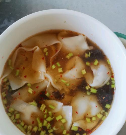 教你轻松做出香嫩可口的小白兔馄饨，快来试试吧！（教你轻松做出香嫩可口的小白兔馄饨，快来试试吧！）-第3张图片-美味行家