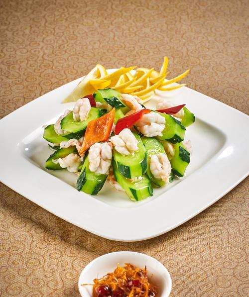 菠菜拌黄瓜花生仁的健康美味（用新鲜蔬菜和坚果丰富营养，打造健康口感）-第3张图片-美味行家